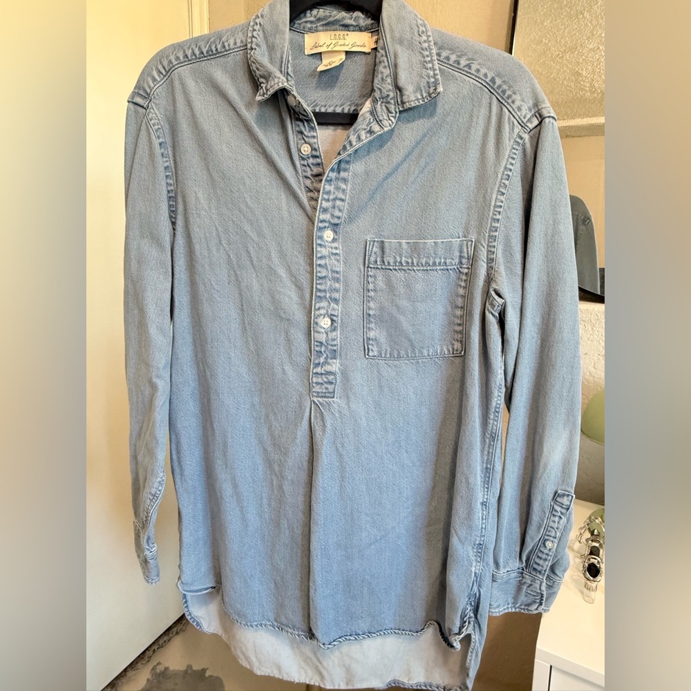 H&M Light Blue Casual Button Down Shirt Size Small